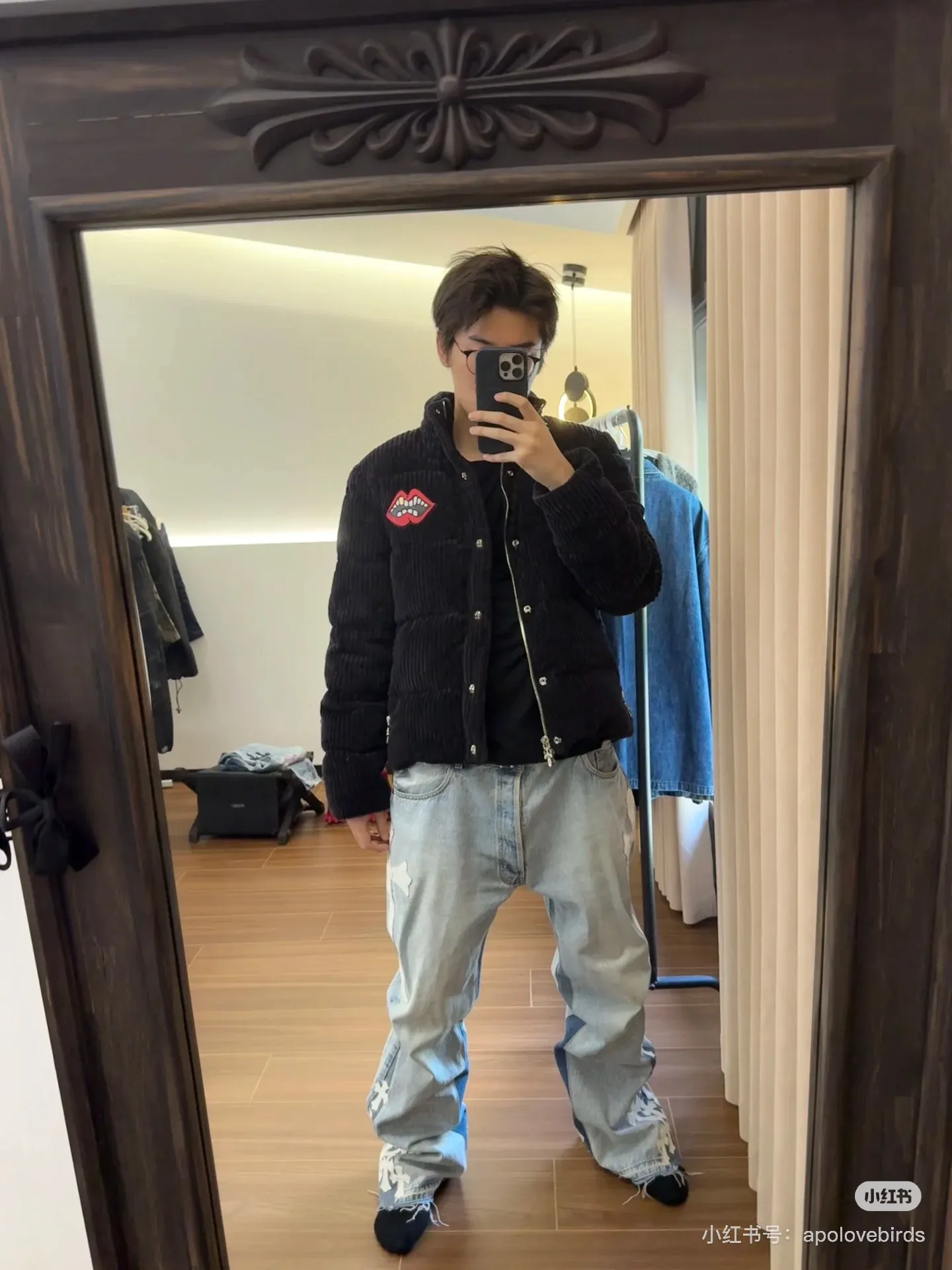 #8146 P290💰 Independent GALLERY DEPT. Vintage multi-leather spliced cross loose washed flared jeans - truly restore the ultimate texture of Vintage - original hardware accessories washed and other elevators, QR code analysis are all purchased from the original factory, high degree of restoration, you are welcome to compare with a certain product~ - Three-dimensional version Loose and comfortable, not picky about the body shape, taller and slimmer, factory Seiko, original factory quality control, same style for men and women, can be matched with couples, versatile recommendation, must-have jeans for all seasons -Size: 28 30 32 34 36